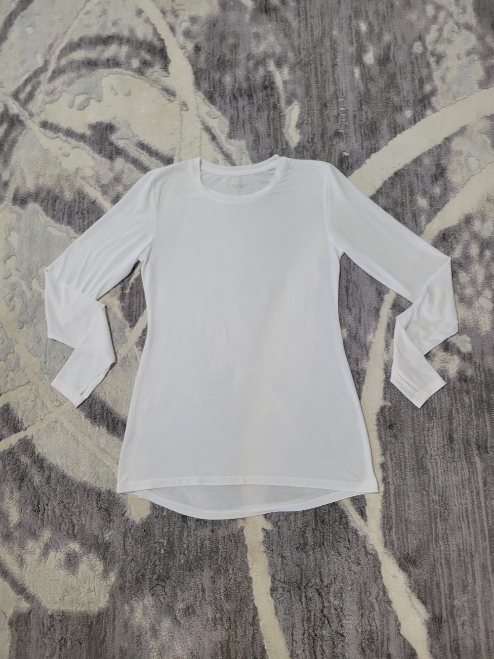 Old Navy White Long Sleeve Crewneck Active Tee Size XS